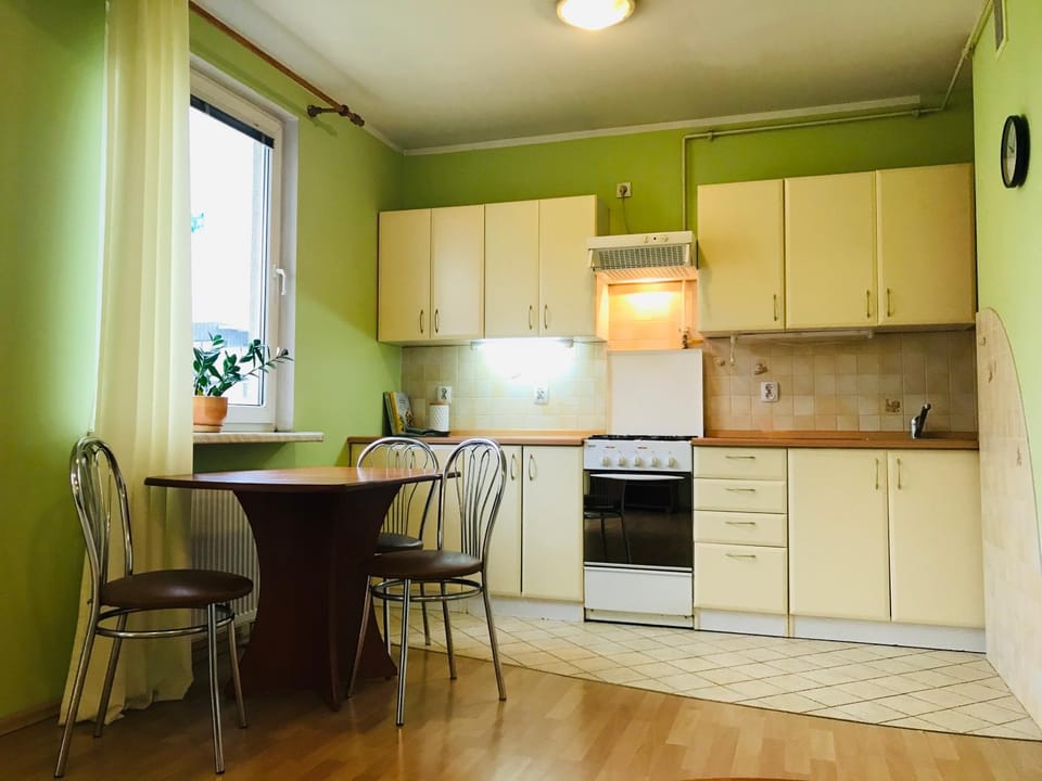 Kitchen or kitchenette, Dining area, Communal kitchen