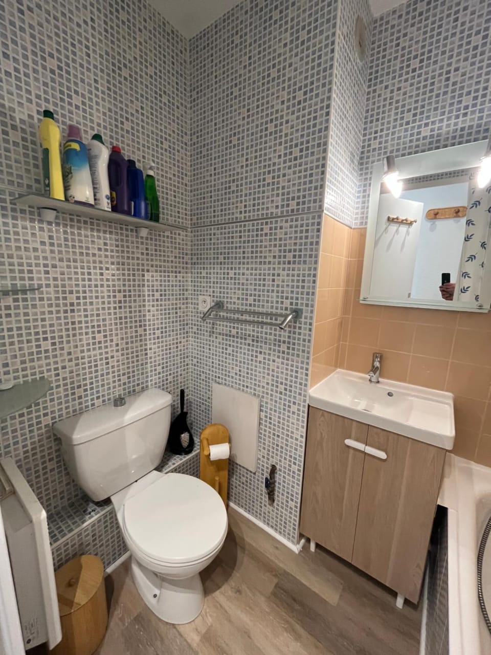 Pied pistes Rés FACE SUD Studio cabine 4 pers Parking couvert Cabin in Occitanie