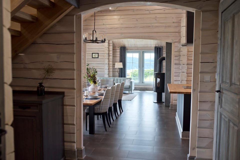 Communal lounge/ TV room, Balcony/Terrace, Kitchen or kitchenette, Living room, Dining area