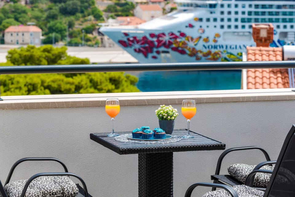 View (from property/room), Balcony/Terrace