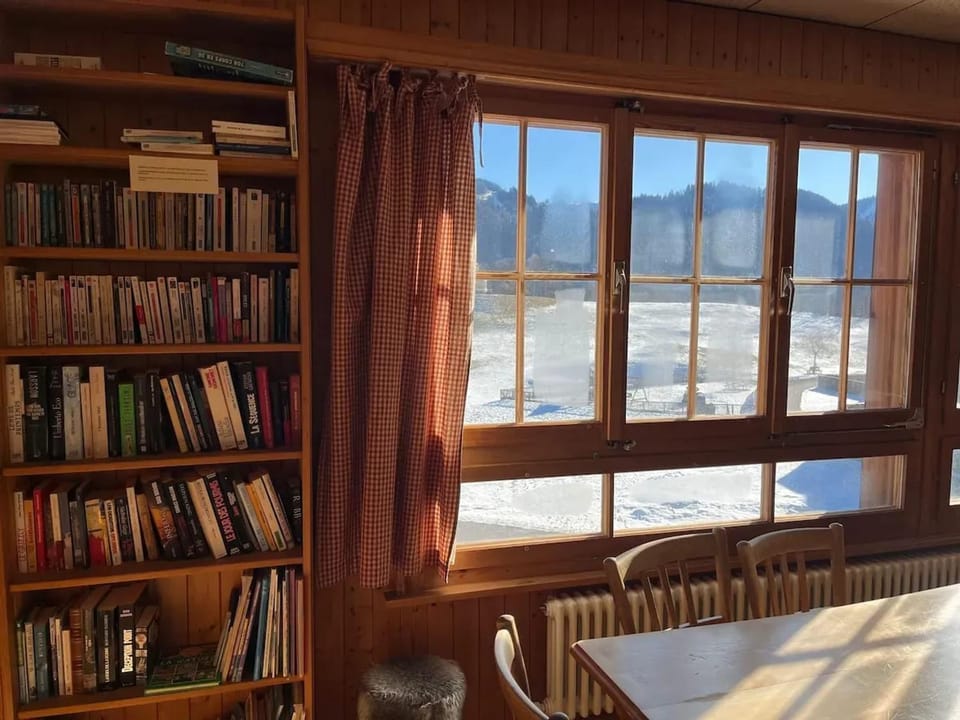 Spacious House with Mountain View in Haut-Intyamon House in Fribourg, Switzerland