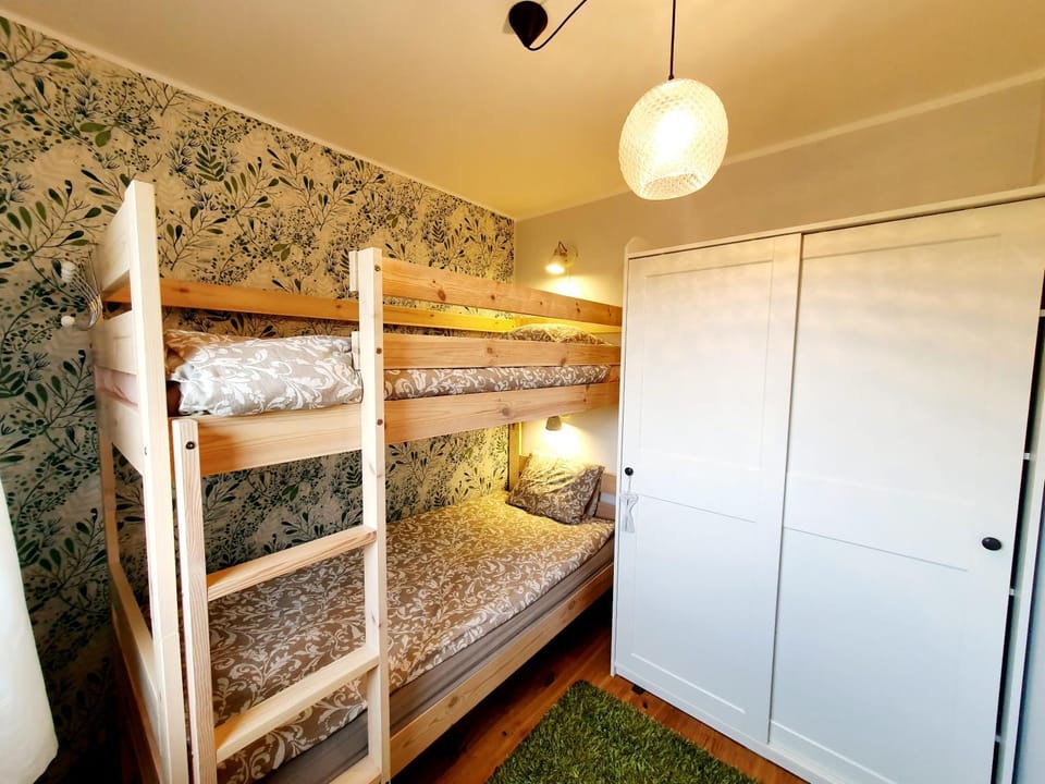 bunk bed