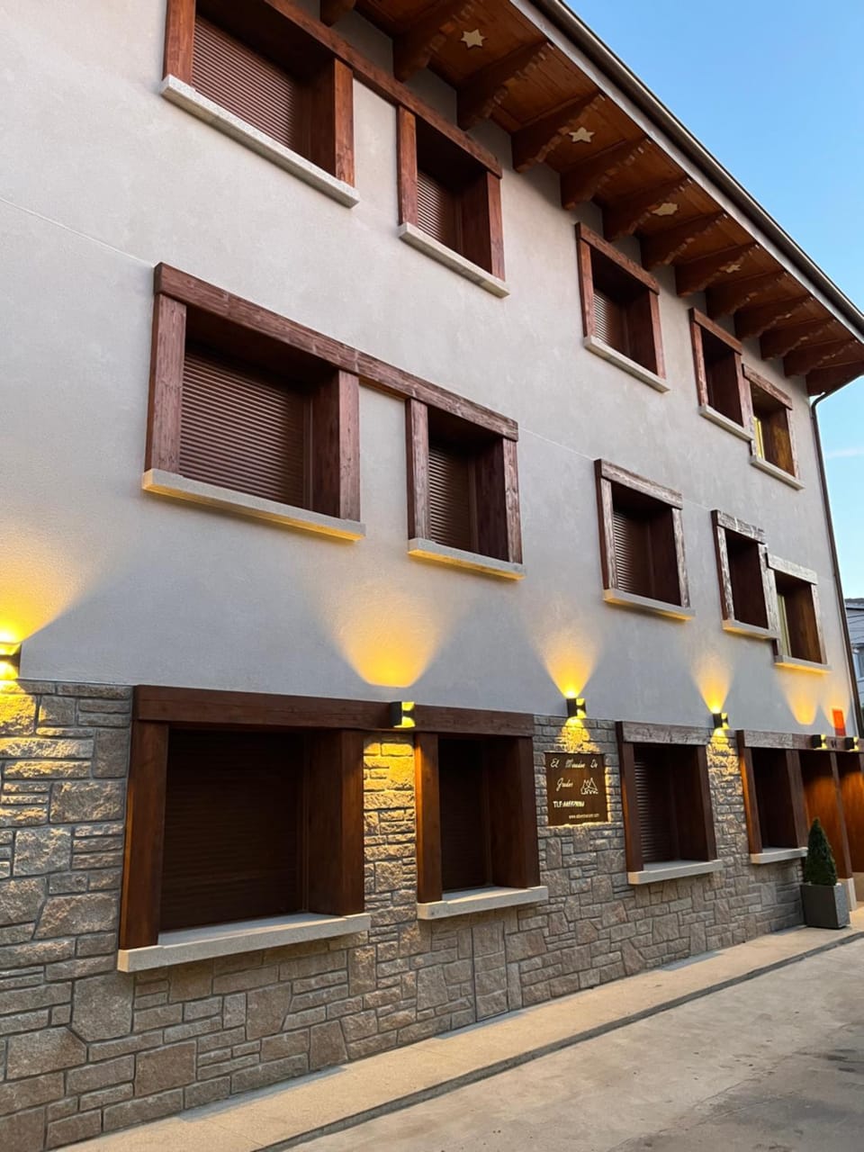Facade/entrance