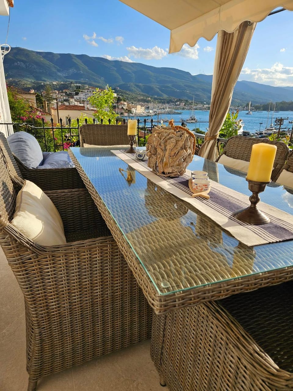 Archontikon 1800 Apartment in Poros