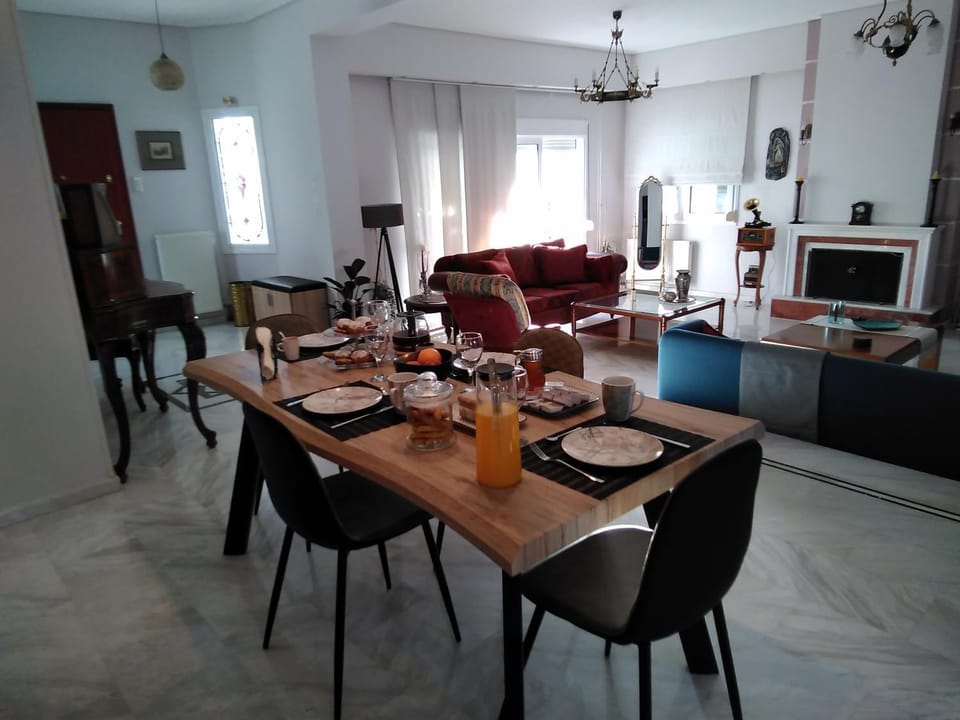 Living room, Dining area