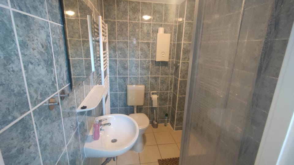 Toilet, Bathroom