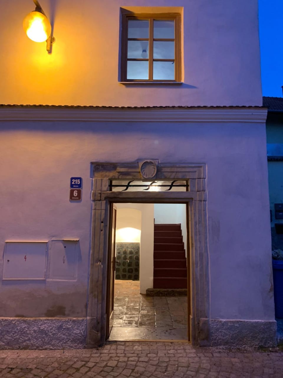 Facade/entrance