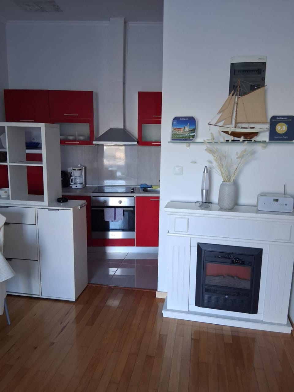 Kitchen or kitchenette, oven, stove