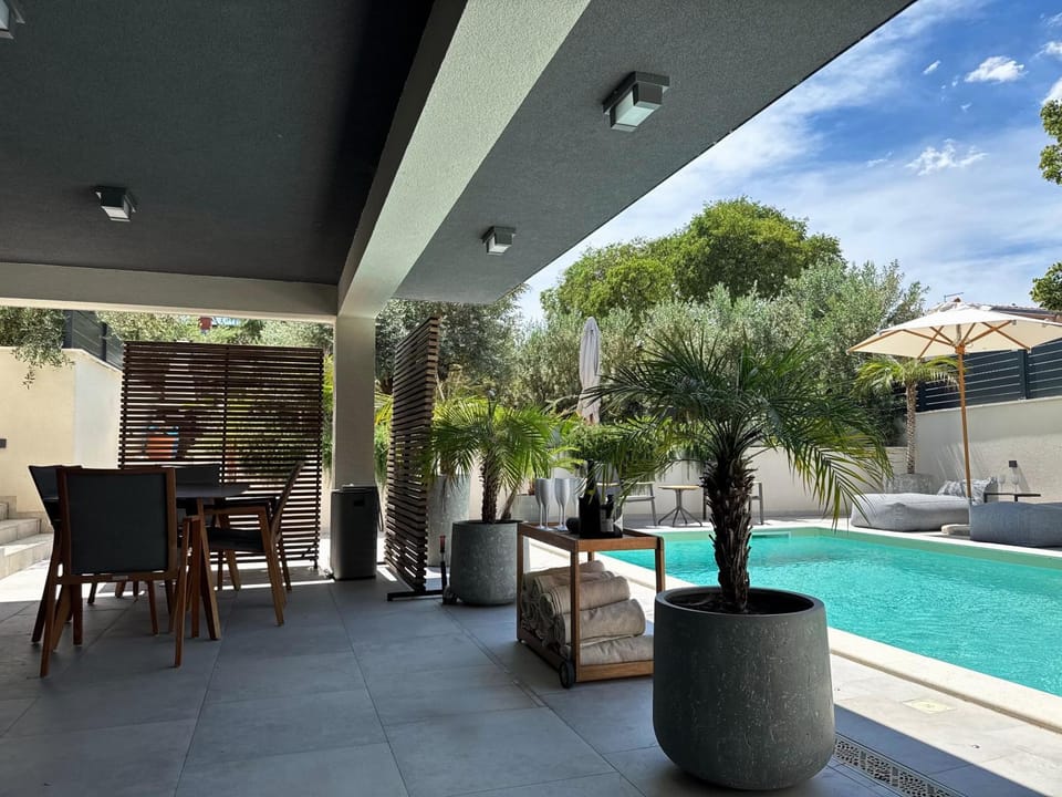 Day, Lounge or bar, Dining area, Pool view, Swimming pool