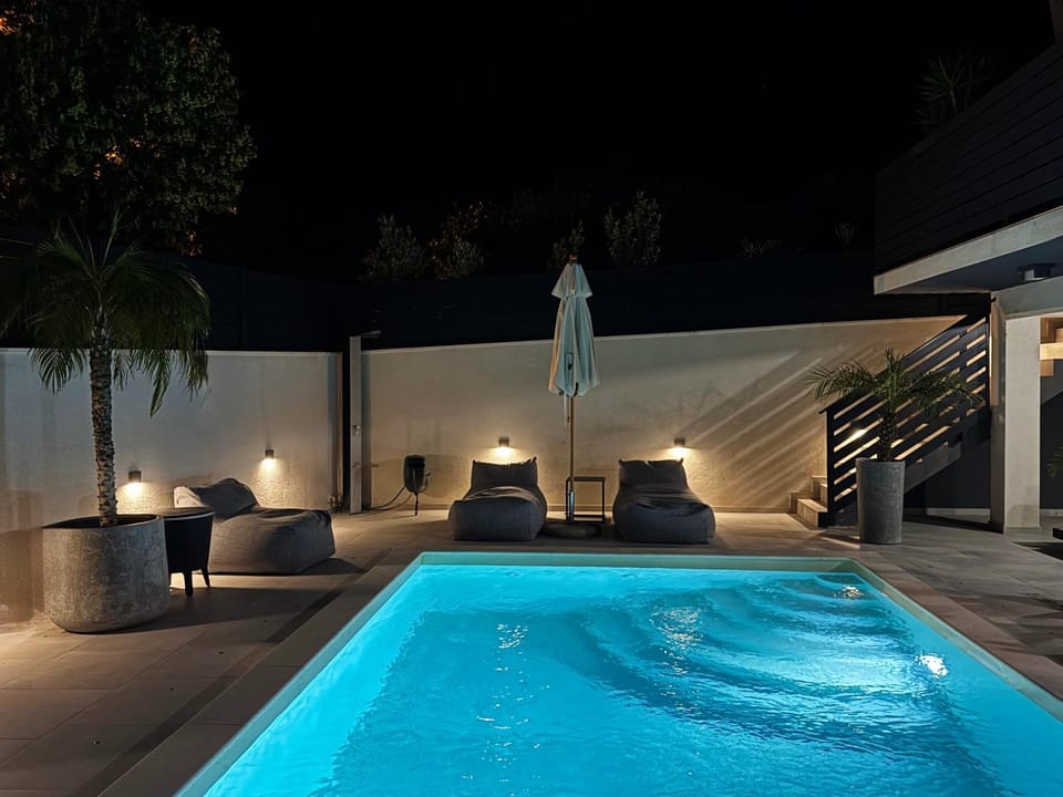 Lounge or bar, Swimming pool