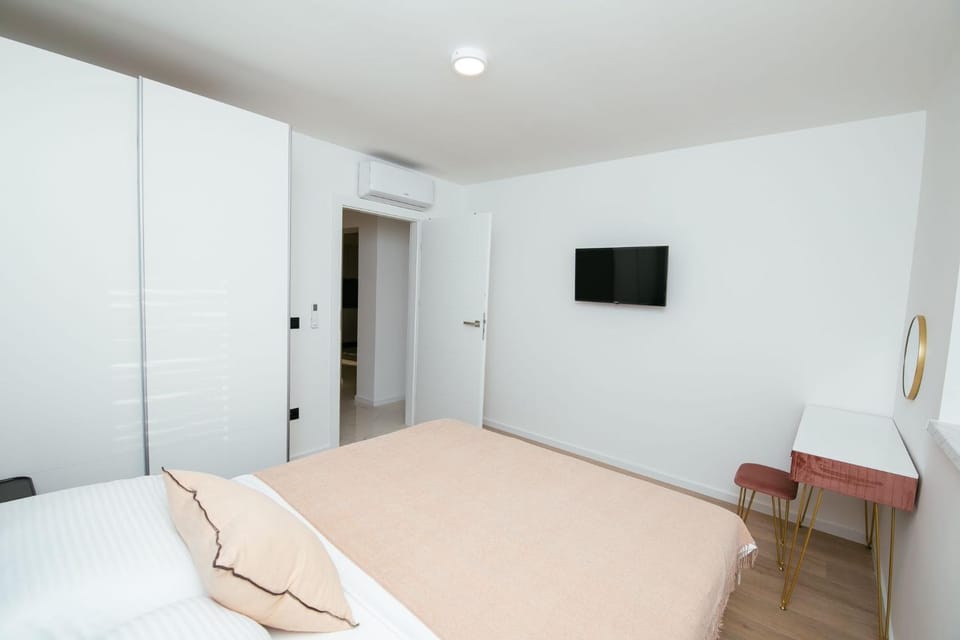TV and multimedia, Bedroom