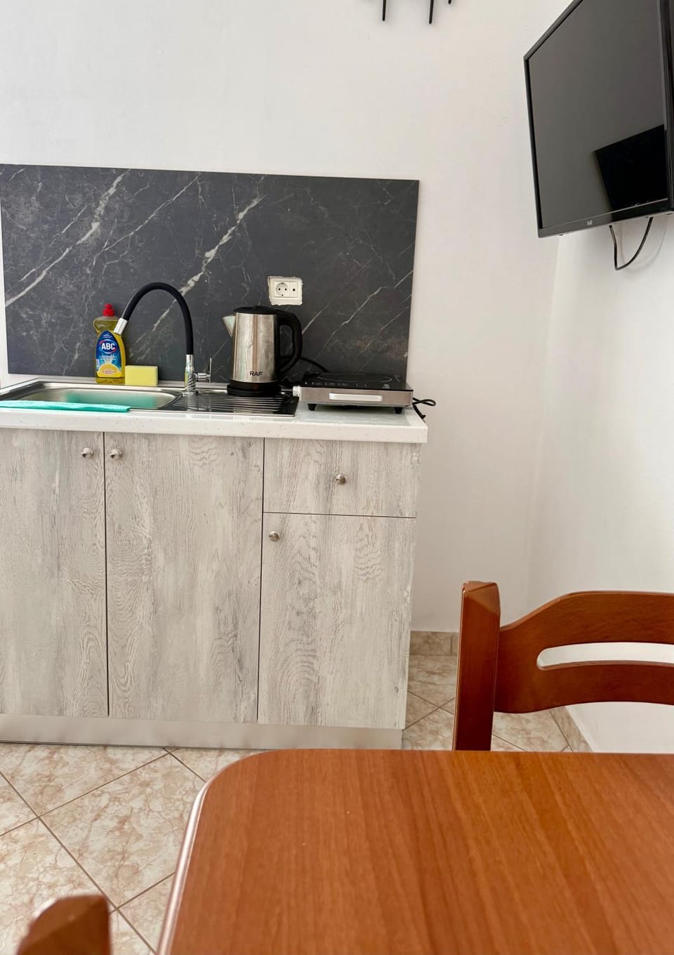 TV and multimedia, Coffee/tea facilities, Kitchen or kitchenette, Dining area, minibar