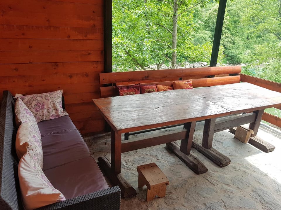 Patio, BBQ facilities, Balcony/Terrace, Living room, Seating area