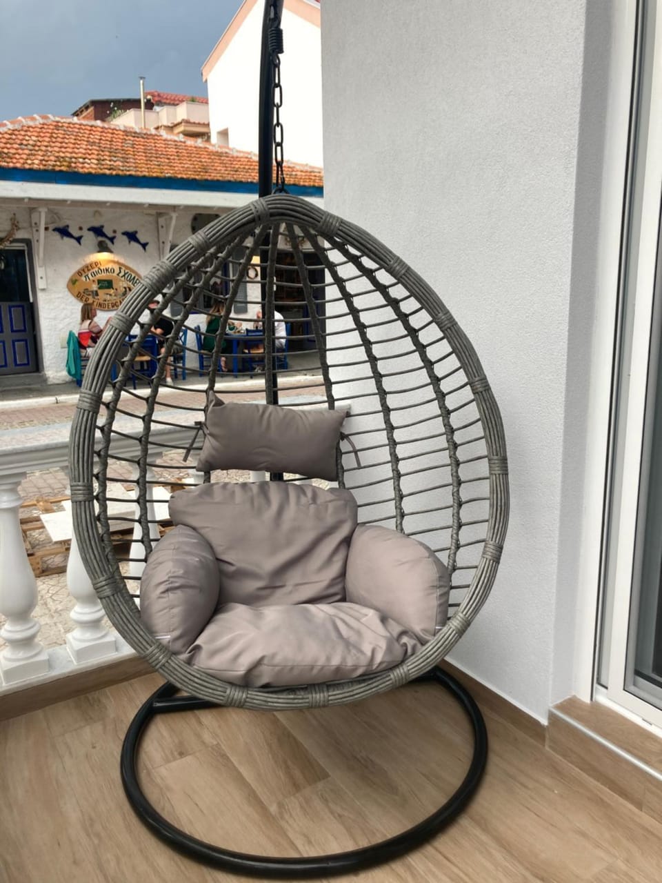 Restaurant/places to eat, Balcony/Terrace