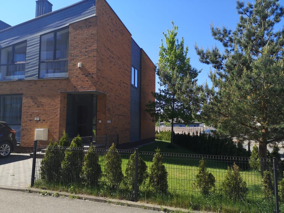 Property building, Garden view, Street view