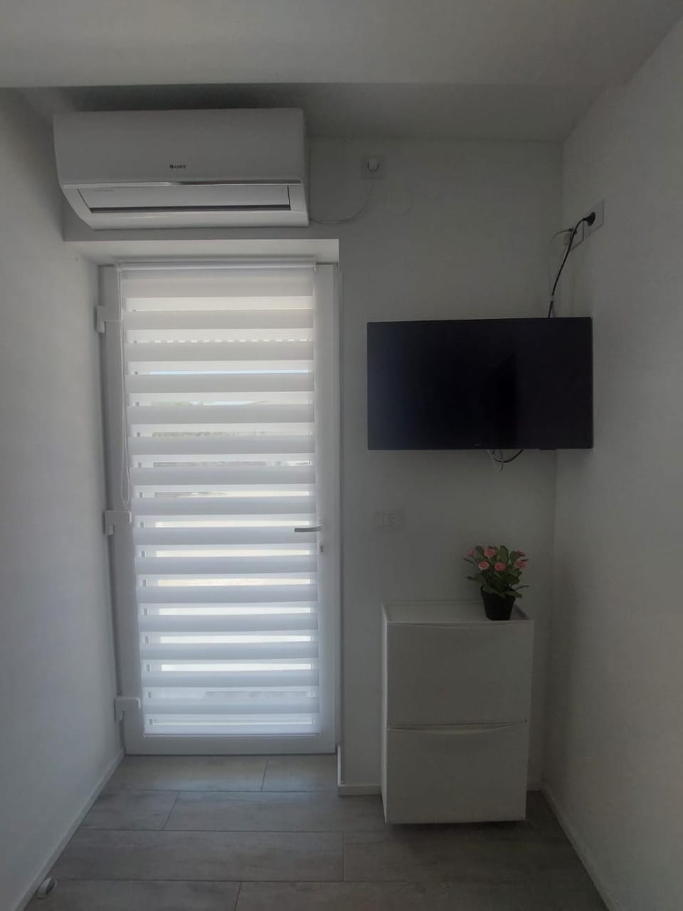 TV and multimedia, air conditioner