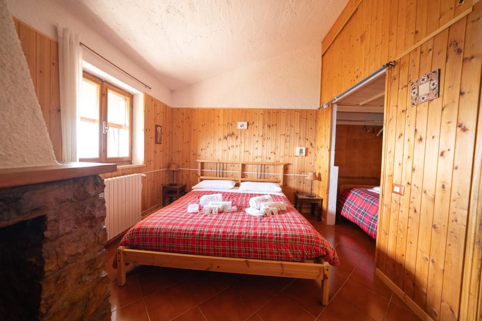 Chalet 4 Bdr Terrazza panoramica Parcheggio House in Abruzzo