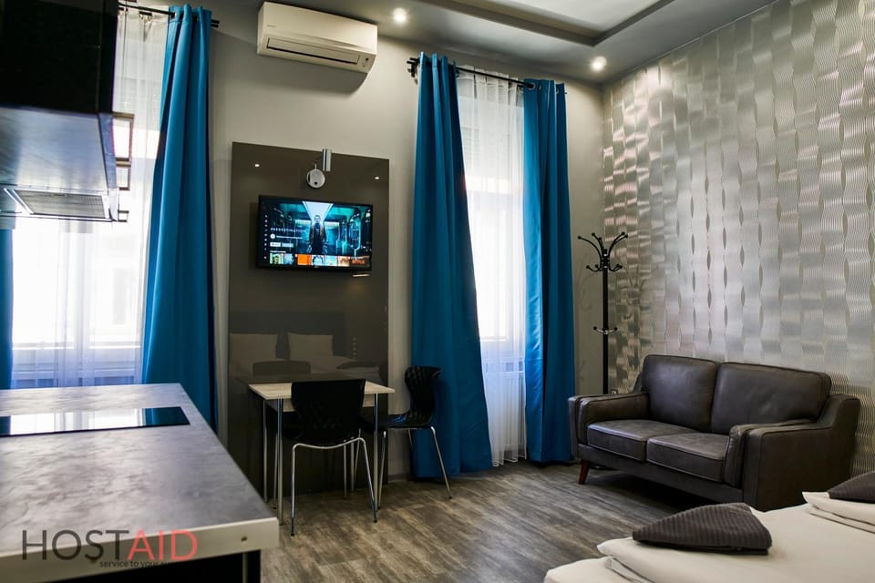 Property building, TV and multimedia, Living room
