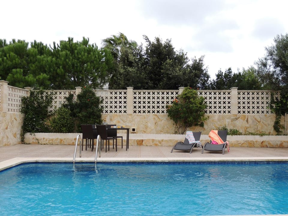 Swimming pool, Swimming pool