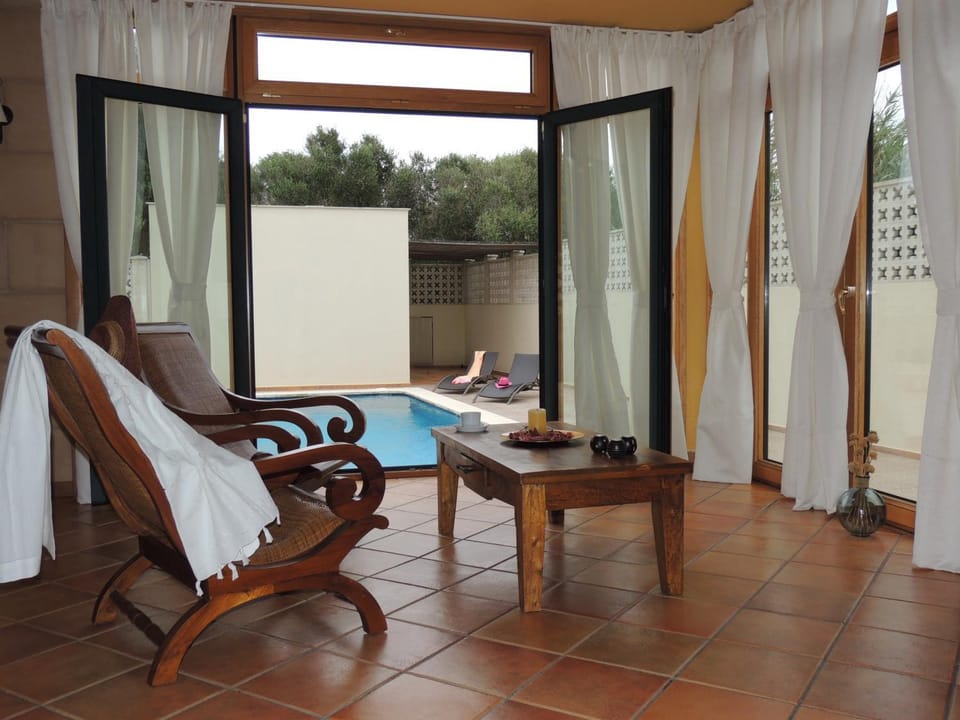 Lounge or bar