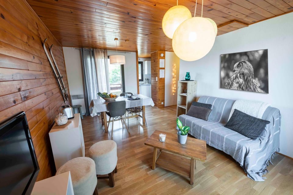 Nearby landmark, Communal lounge/ TV room, Activities, Living room, Seating area, Dining area, Landmark view, fireplace, locker
