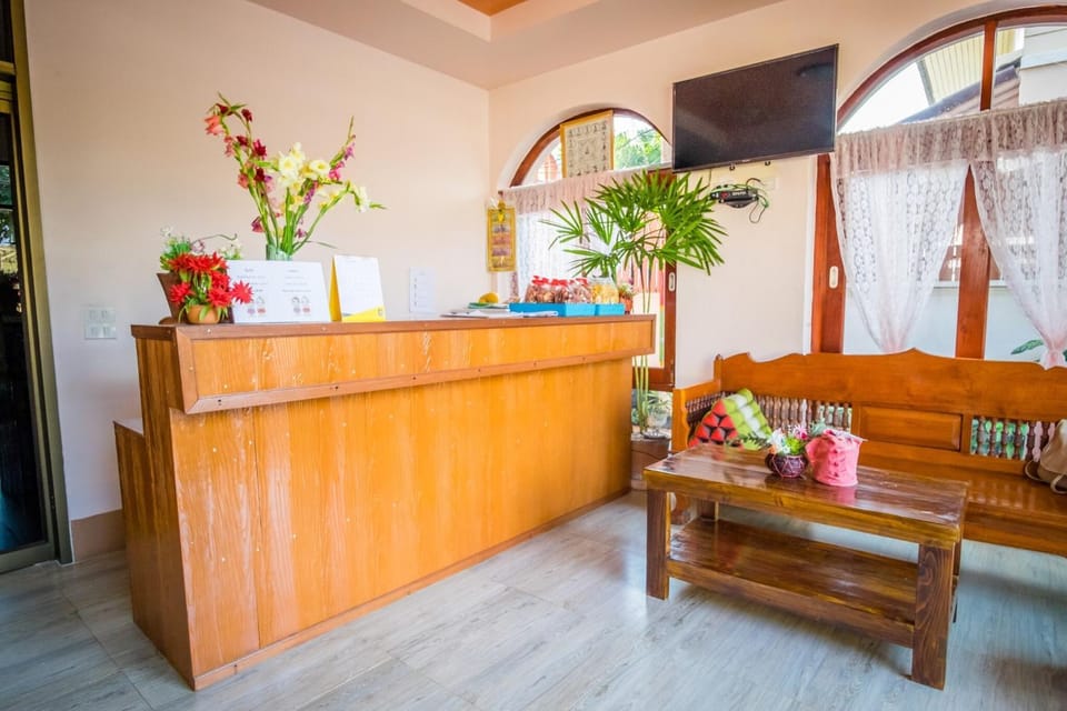 Communal lounge/ TV room, Seating area