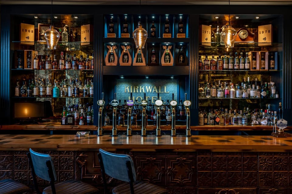 Lounge or bar, Drinks, Alcoholic drinks