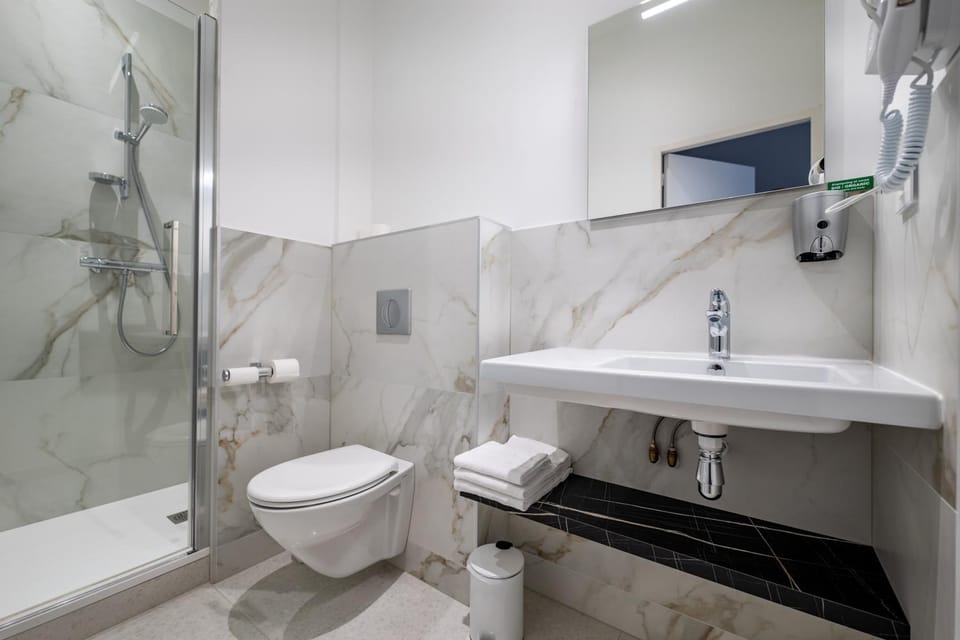 Shower, Toilet, Bathroom