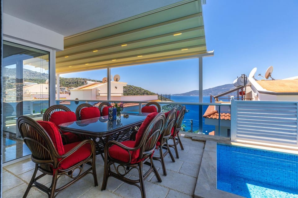 Luxury Villa very close to beach, amazing sea views, heated salt-water pool Villa in Kalkan Belediyesi
