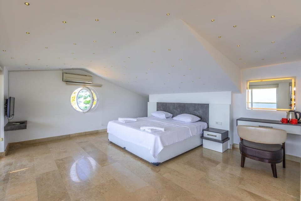 Luxury Villa very close to beach, amazing sea views, heated salt-water pool Villa in Kalkan Belediyesi