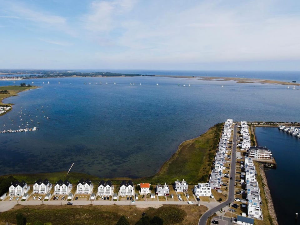 Neighbourhood, Bird's eye view