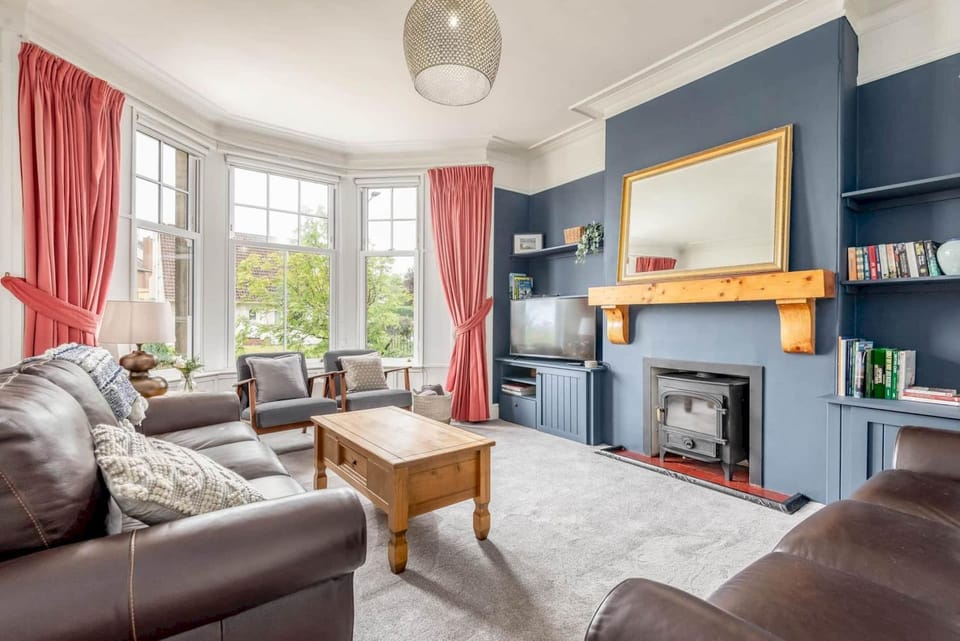 Communal lounge/ TV room, Living room
