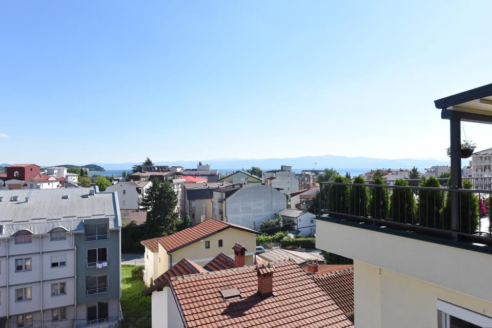 View (from property/room), City view, Lake view