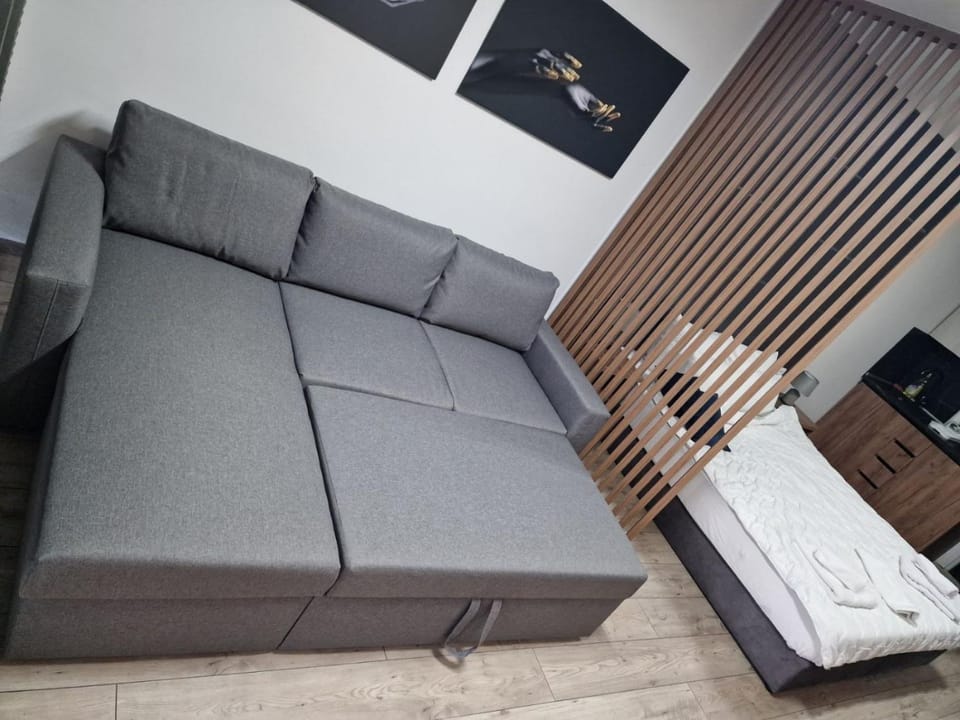 Bed, Living room