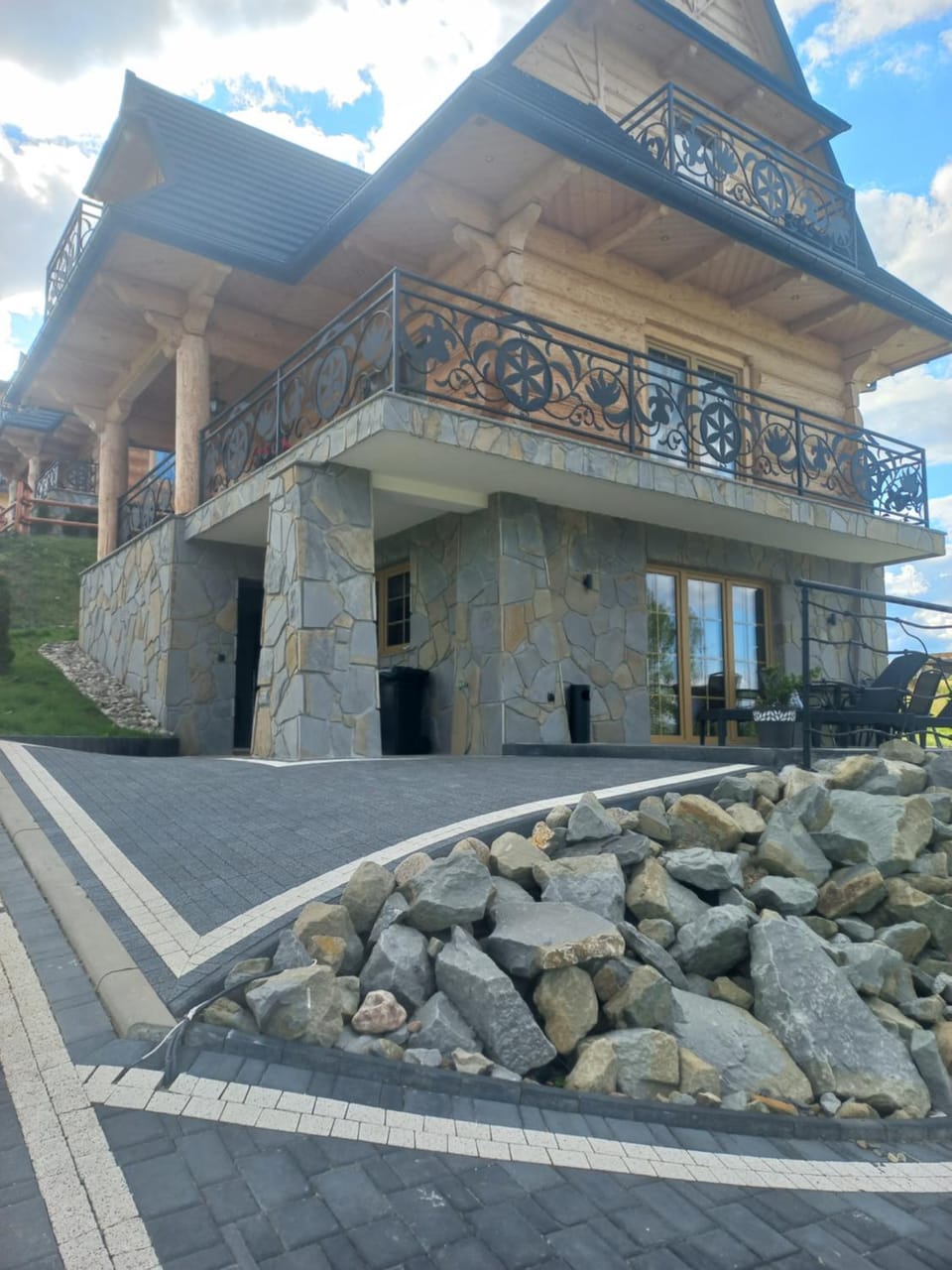 Property building, Day