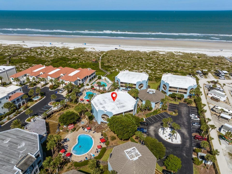 Bird's eye view, Beach, Swimming pool, Parking