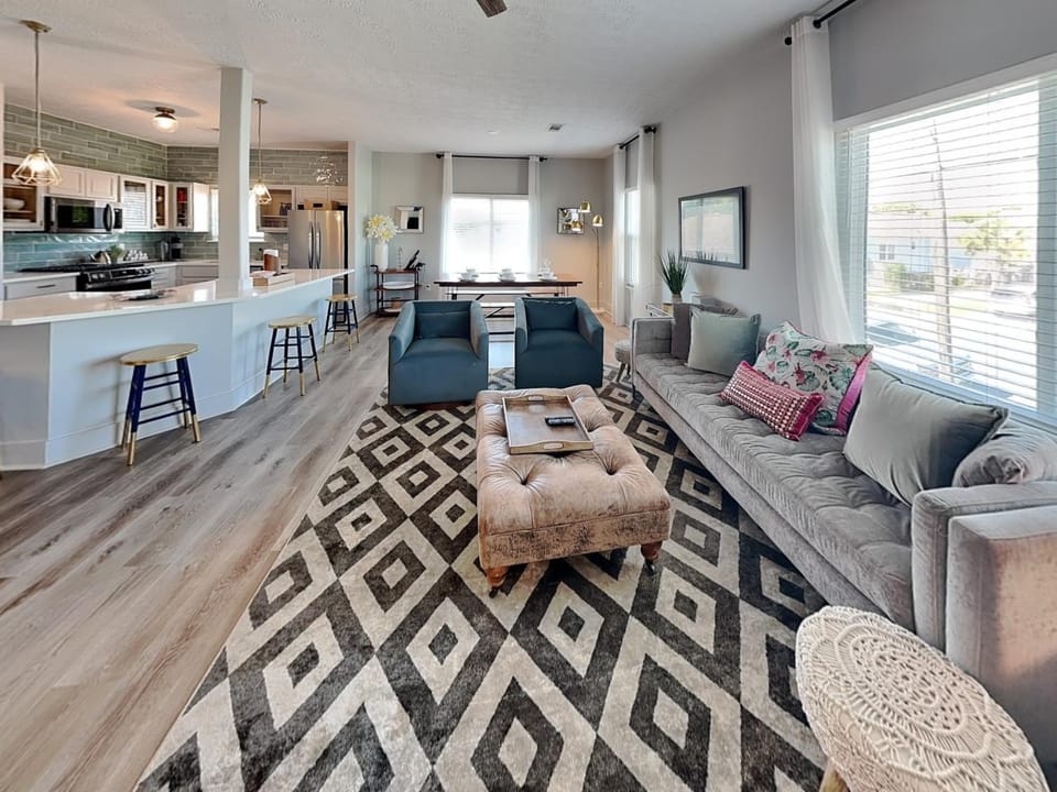 The Blue Flamingo House in Galveston Island