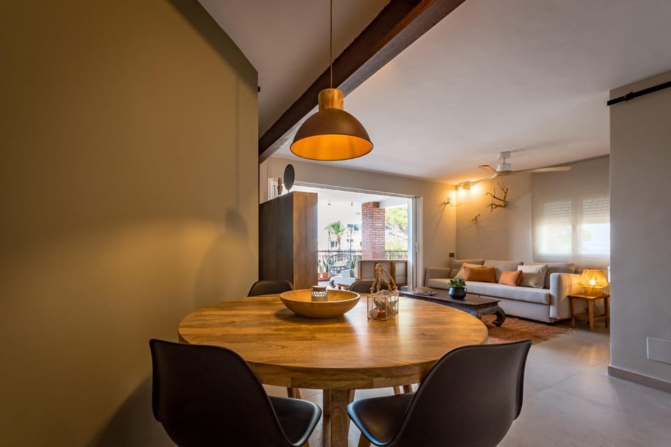 Living room, Seating area, Dining area