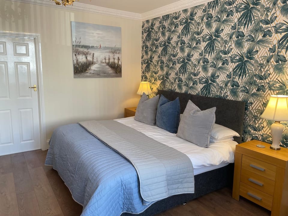 Roker Cottage, luxury seaside apartment, private parking, sky tv Apartment in Sunderland