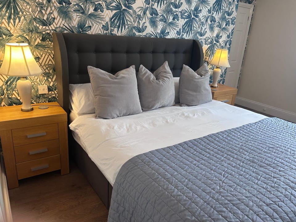 Roker Cottage, luxury seaside apartment, private parking, sky tv Apartment in Sunderland