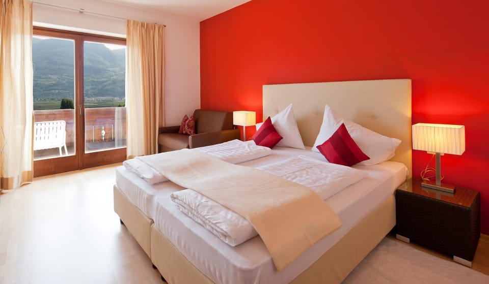 Bedroom, Mountain view