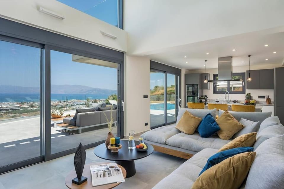 Villa Thea, stunning view, pool, BBQ, Brand new. Villa in Kissamos