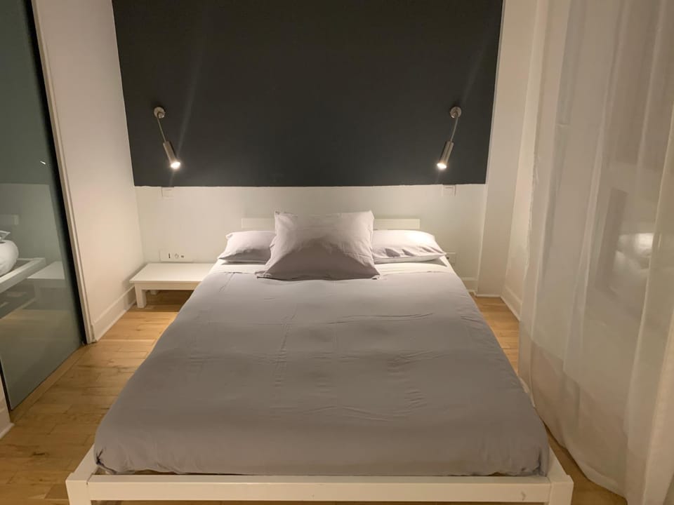 Bed, Night