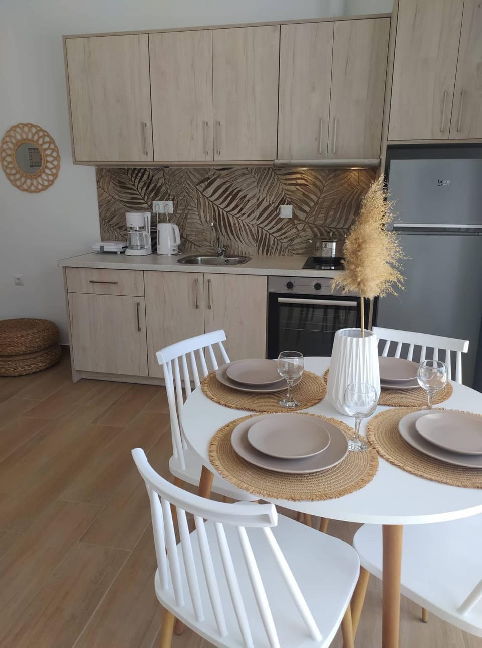 Kitchen or kitchenette, Living room, Dining area