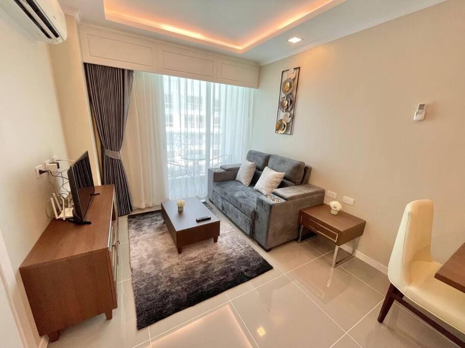 Communal lounge/ TV room, Living room