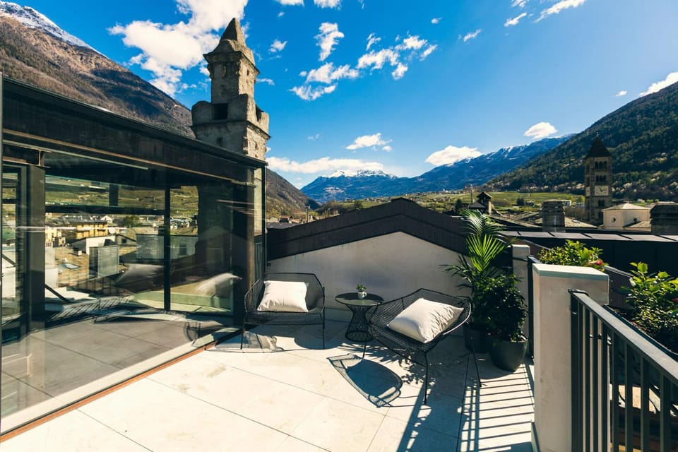 Balcony/Terrace, Mountain view