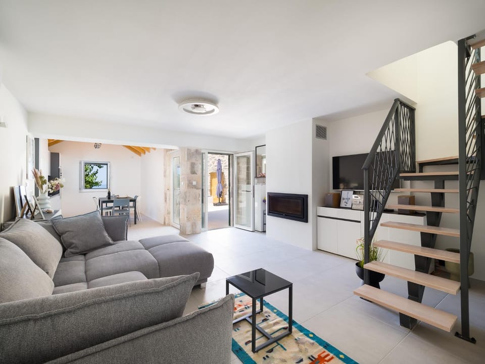 Patio, TV and multimedia, Living room, Seating area