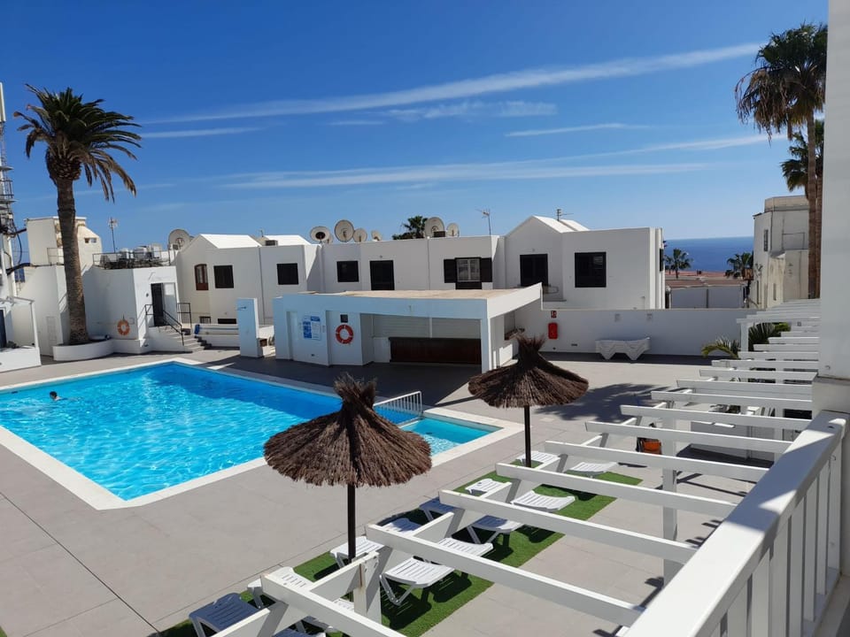 Apartment VOLVORETA - Pool view- Good Wifi - Smart TV - Residence Atlantic View Apartment in Puerto del Carmen