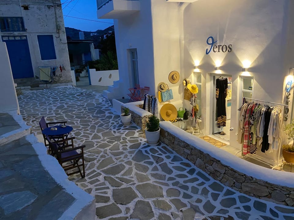 Theros Apartments Donoussa Apartment hotel in Decentralized Administration of the Aegean