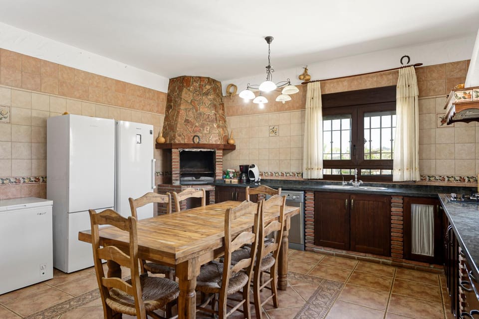 Property building, Kitchen or kitchenette, Living room